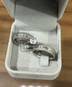 Alianças de Namoro em Aço Cirúrgico | Par de Alianças Prata 6mm | Diamantadas com 1 Friso Central Anatômico